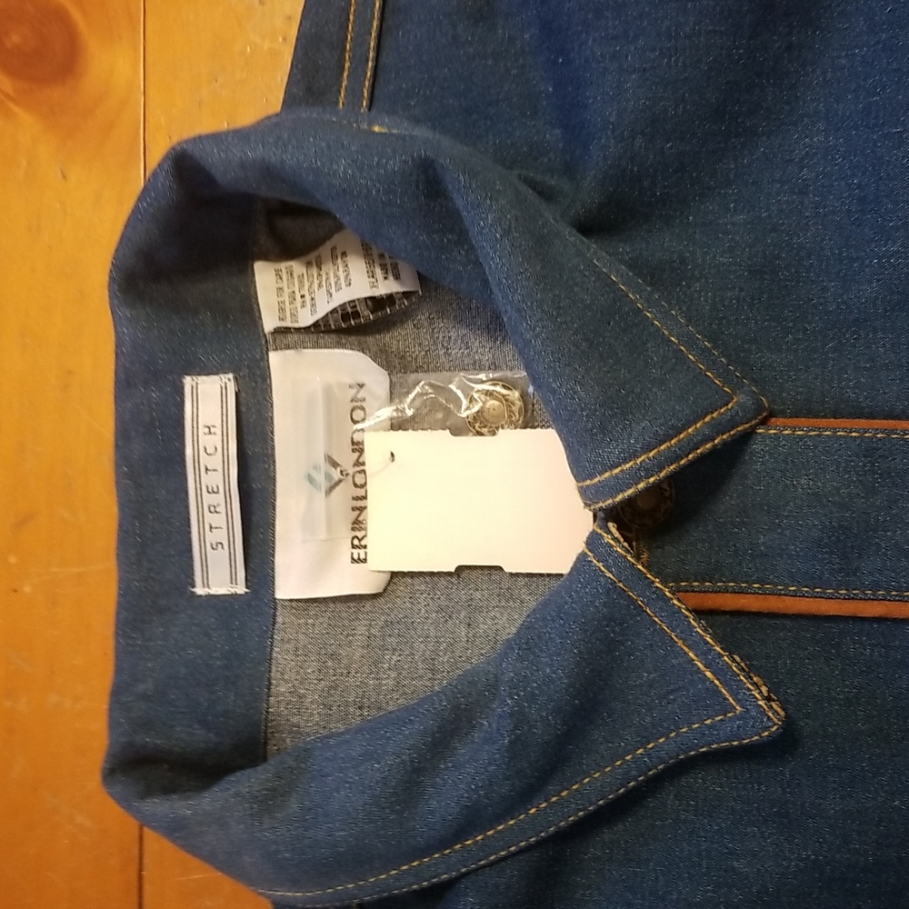Size Xl shirt.